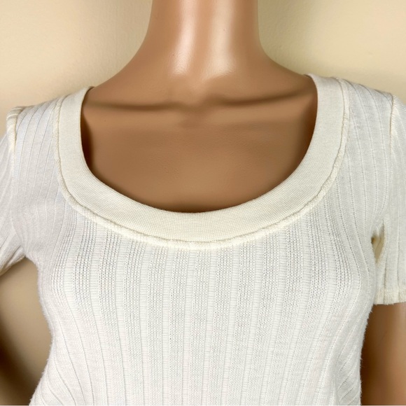 ZARA IVORY SHORT SLEEVE KNIT TOP - Picture 3 of 5